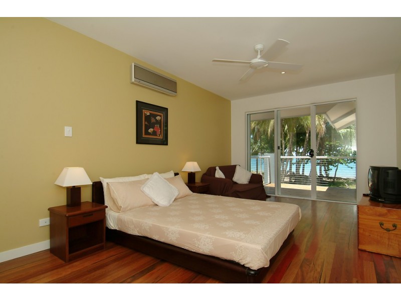 25 Oak Street, Oak Beach QLD 4877