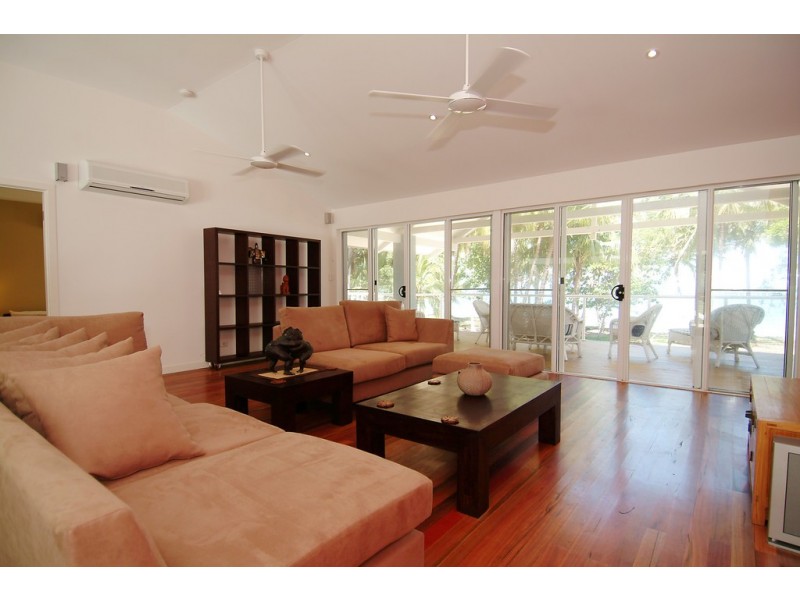 25 Oak Street, Oak Beach QLD 4877