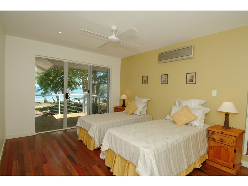 25 Oak Street, Oak Beach QLD 4877