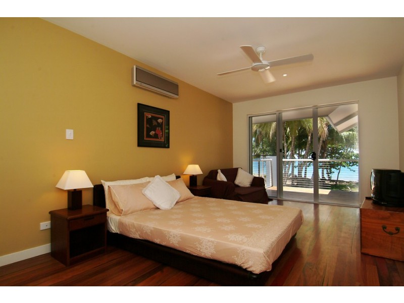 25 Oak Street, Oak Beach QLD 4877