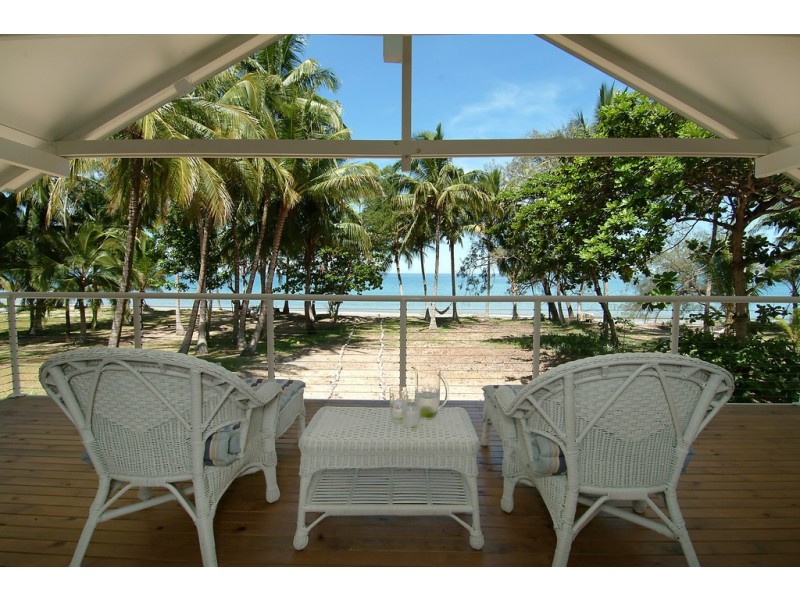 25 Oak Street, Oak Beach QLD 4877