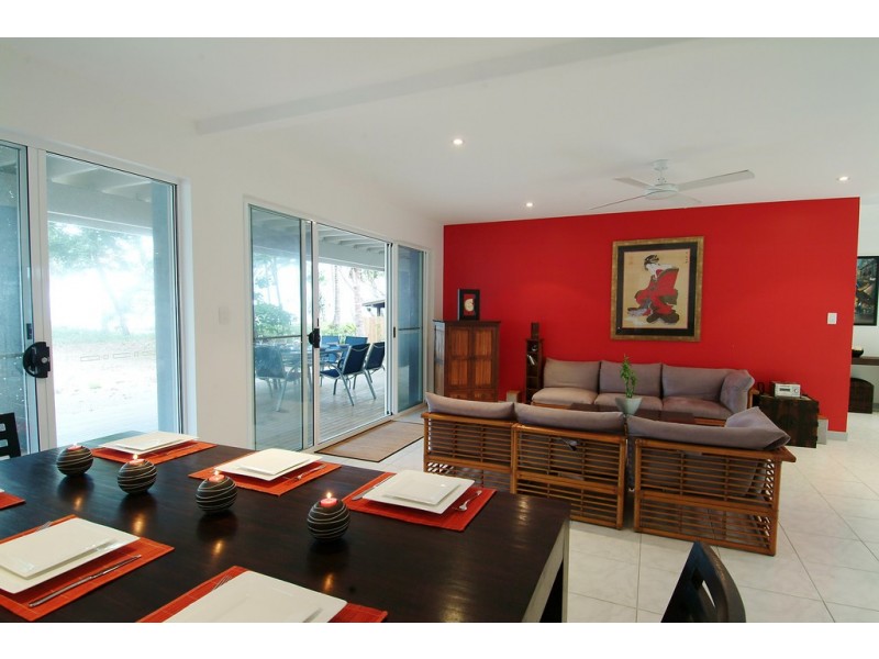 25 Oak Street, Oak Beach QLD 4877
