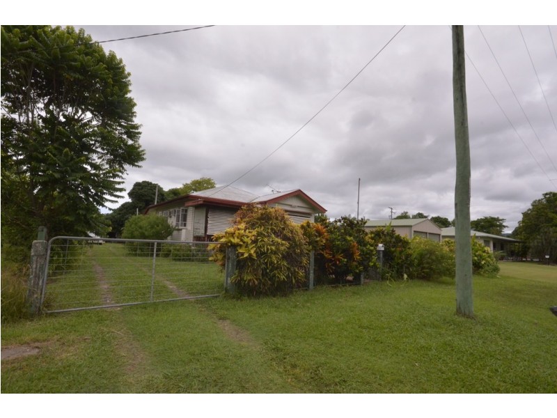 3 Enid May Lane, Mossman QLD 4873