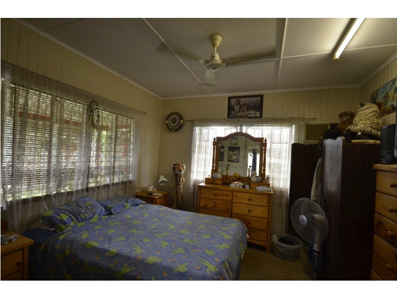 3 Enid May Lane, Mossman QLD 4873