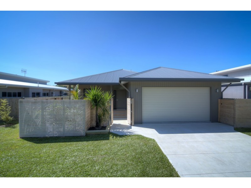 8 Dulku Close, Craiglie QLD 4877