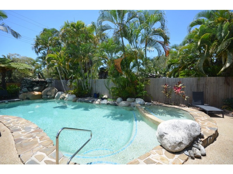 Unit 17 121 Davidson St (Lazy Lizard Motel), Port Douglas QLD 4877
