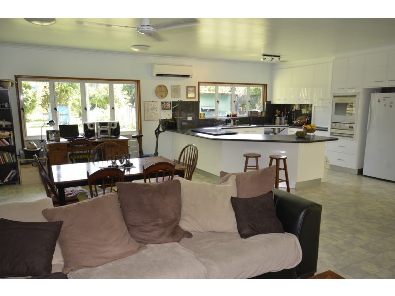 261 Bamboo Creek Road, Miallo QLD 4873