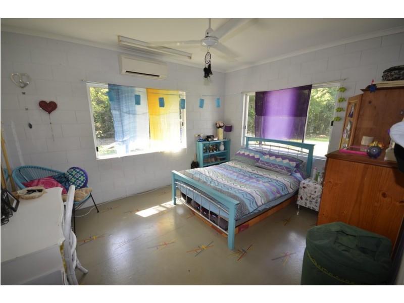 261 Bamboo Creek Road, Miallo QLD 4873