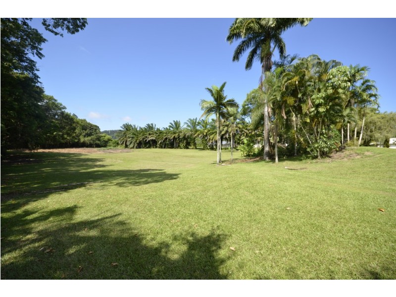 261 Bamboo Creek Road, Miallo QLD 4873