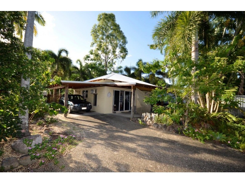 Unit 6 10-12 Albatross Close, Cooya Beach QLD 4873