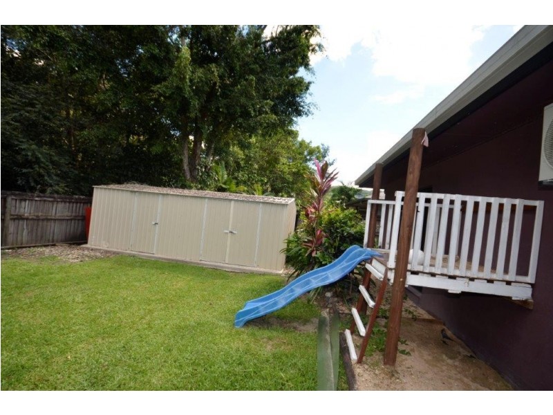 10 White Oak Ave, Mossman QLD 4873