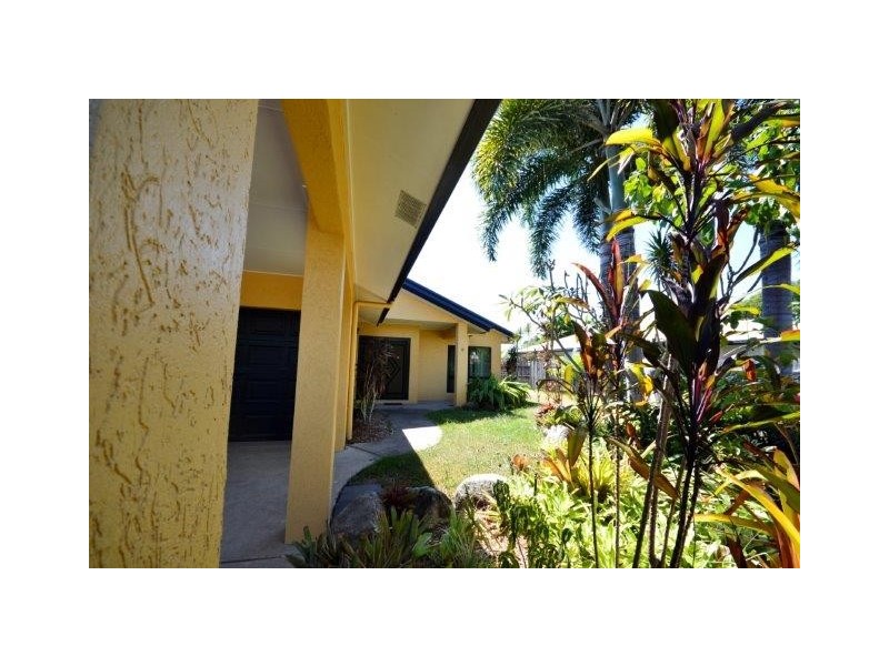 11 Shalom Close, Cooya Beach QLD 4873