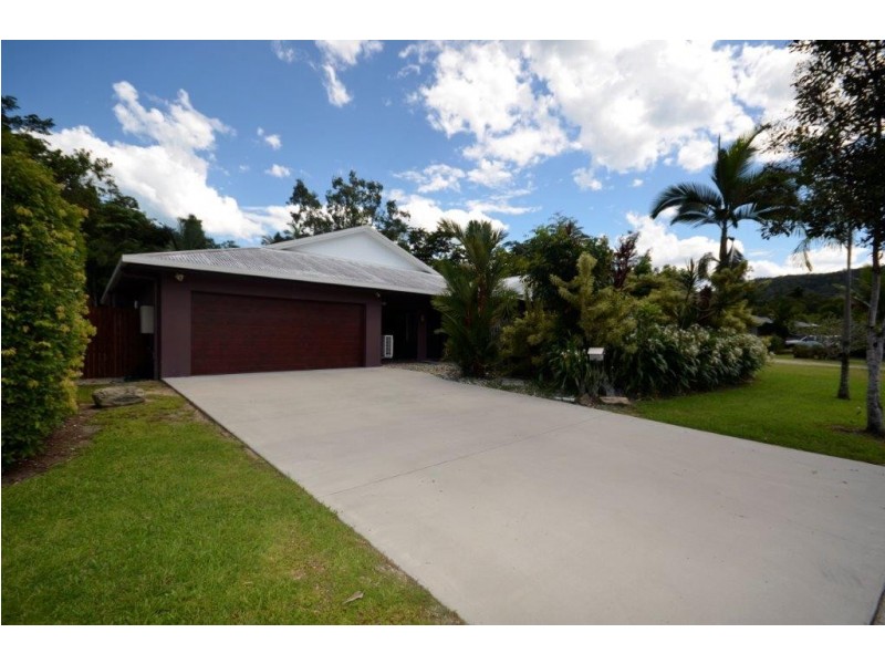 10 White Oak Avenue, Mossman QLD 4873