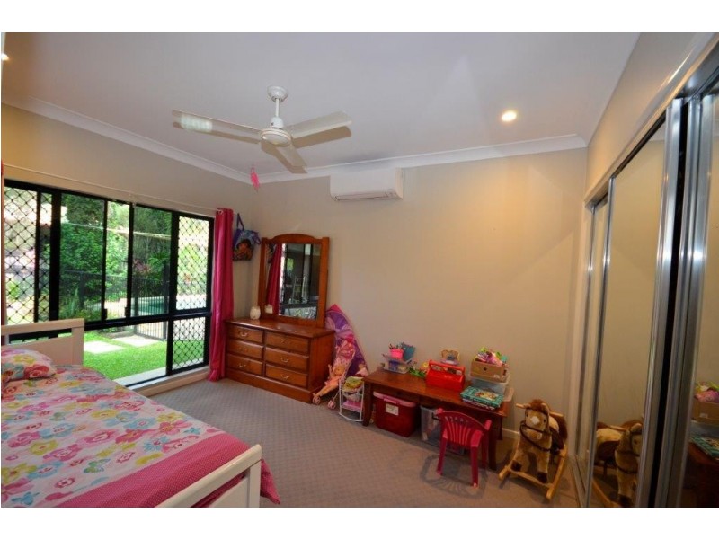 10 White Oak Avenue, Mossman QLD 4873
