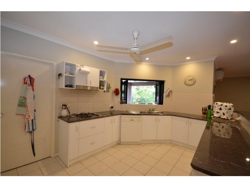 10 White Oak Avenue, Mossman QLD 4873