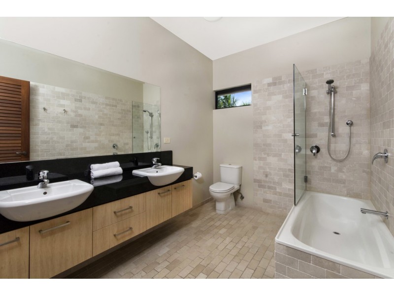 35 Beachfront Mirage Estate, Port Douglas QLD 4877