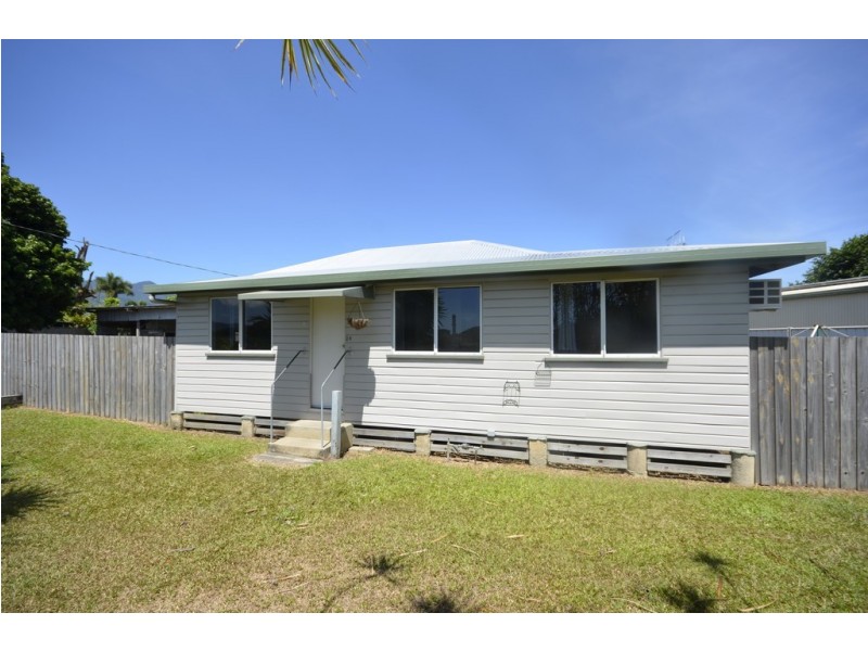 24 Junction Road, Mossman QLD 4873