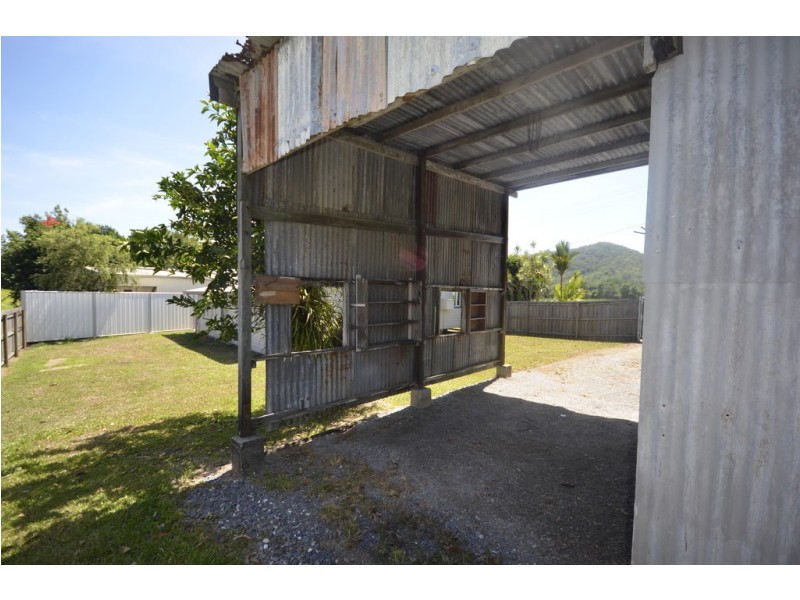 24 Junction Road, Mossman QLD 4873