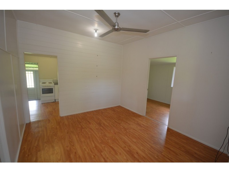 24 Junction Road, Mossman QLD 4873