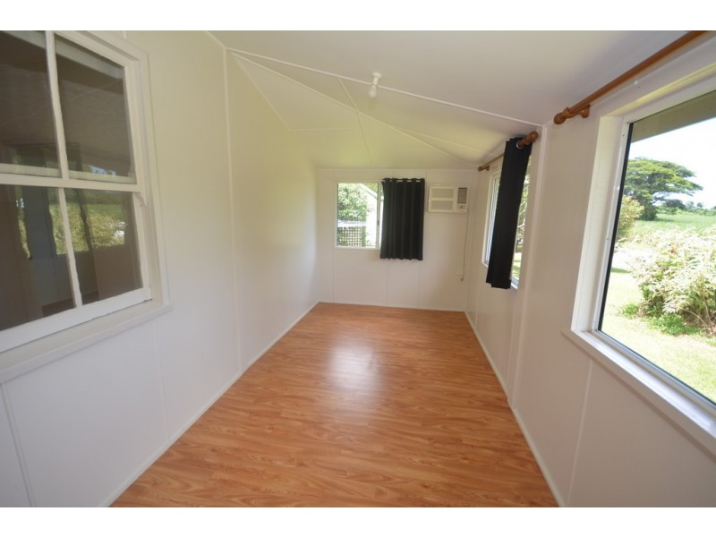 24 Junction Road, Mossman QLD 4873