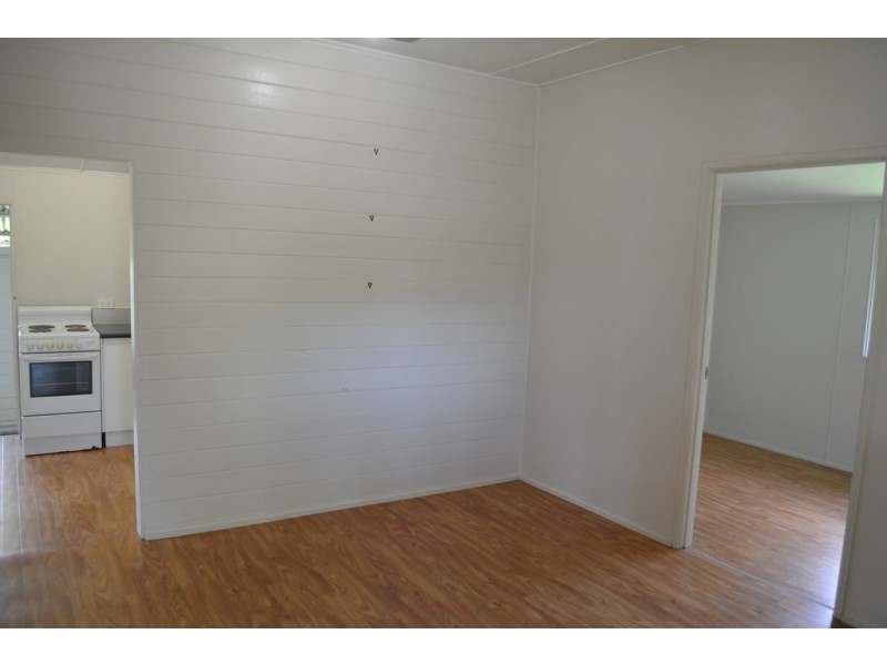 24 Junction Road, Mossman QLD 4873