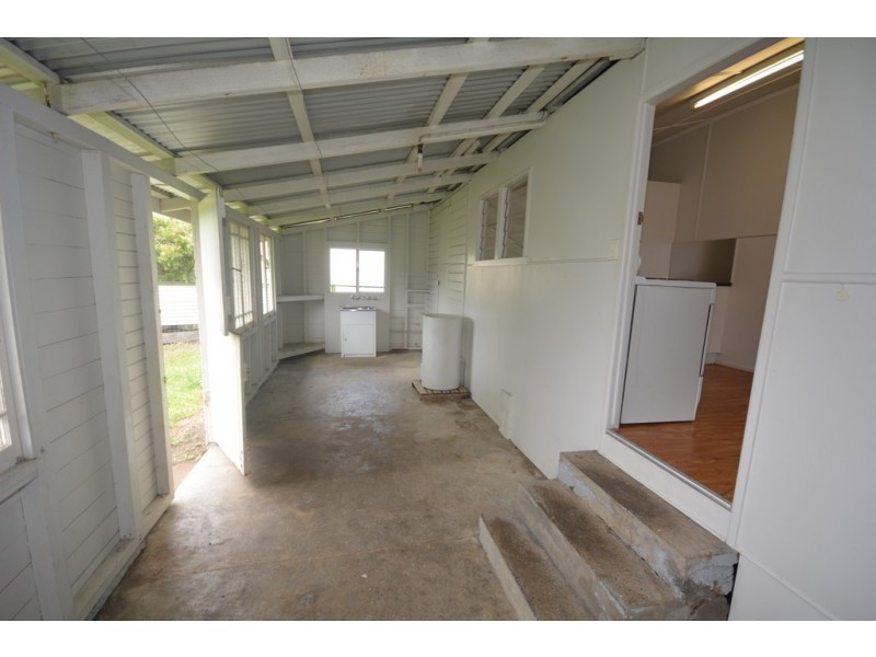 24 Junction Road, Mossman QLD 4873