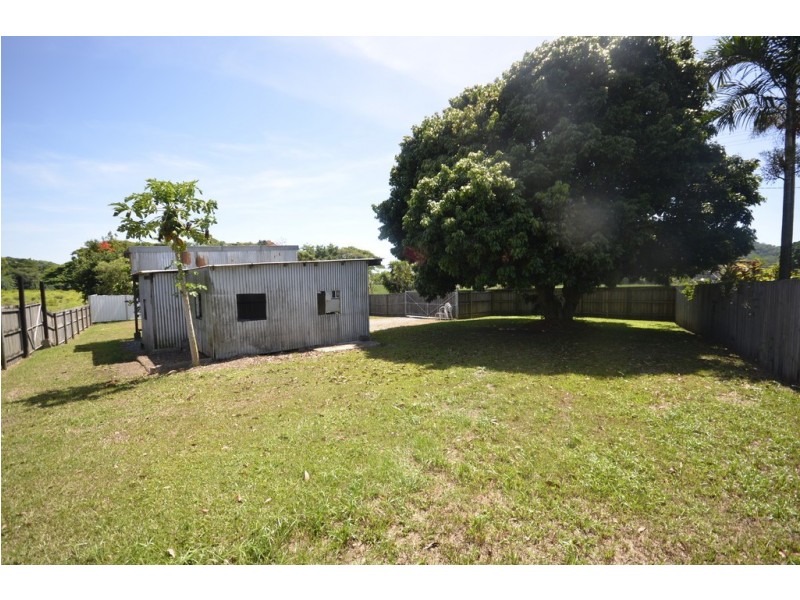 24 Junction Road, Mossman QLD 4873