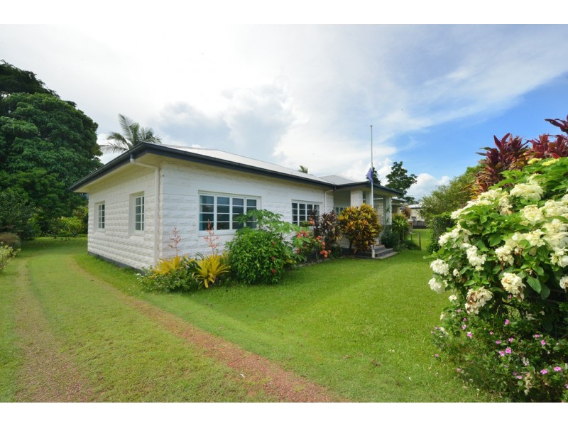 7 Owen Street, Mossman QLD 4873