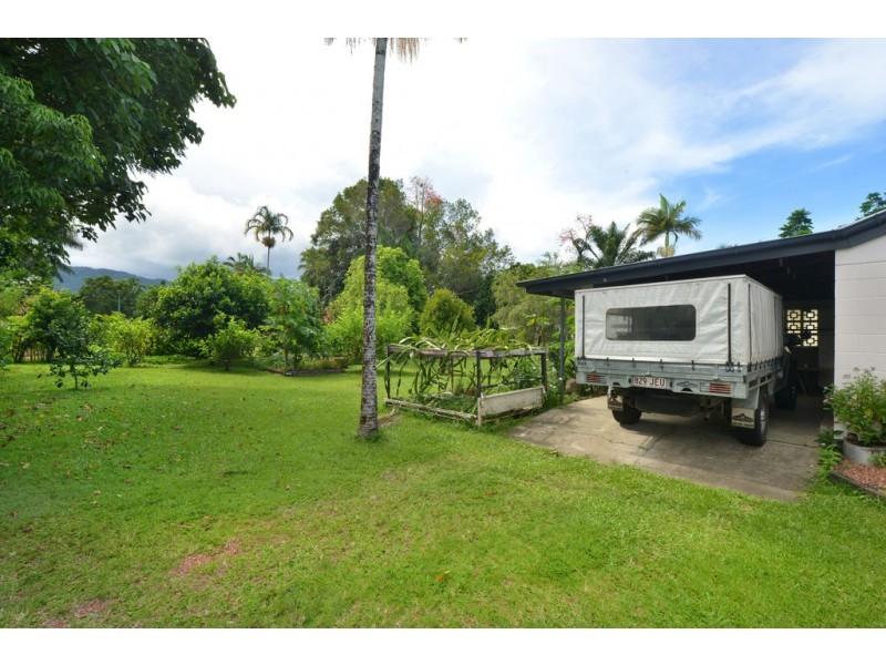 7 Owen Street, Mossman QLD 4873