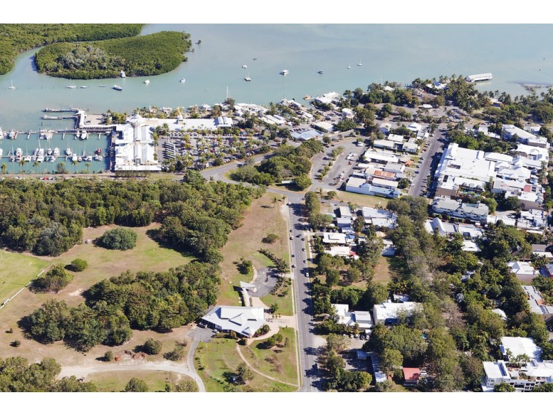 Shop 4 / 19-21 Warner Street, Port Douglas QLD 4877