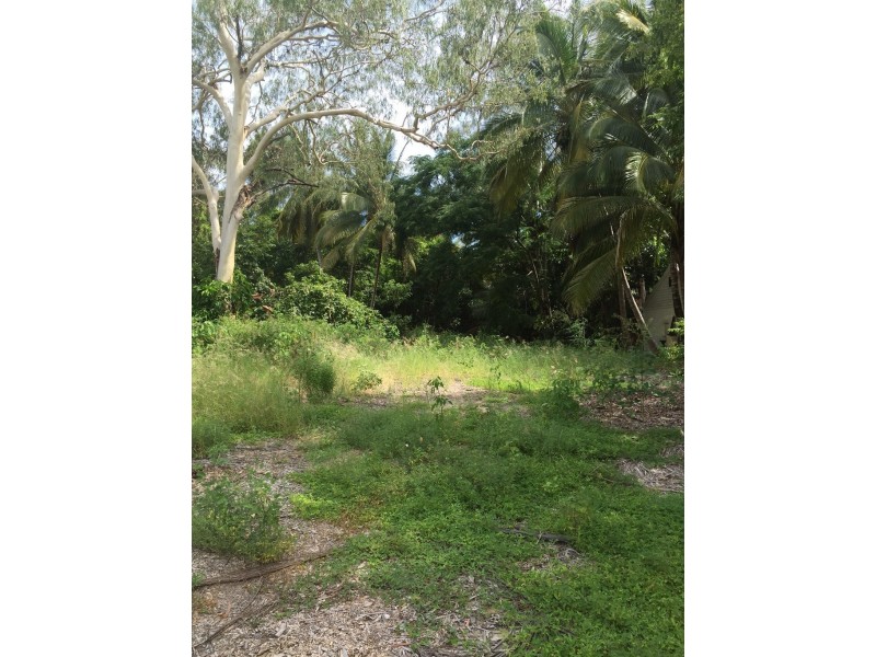 16 Sorrento Cres, Port Douglas QLD 4877