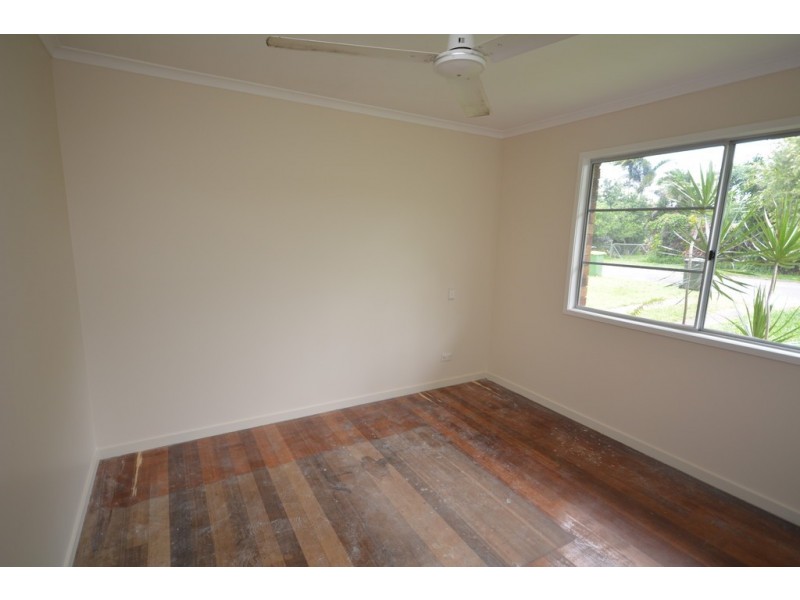 9 Wattle Street, Mossman QLD 4873