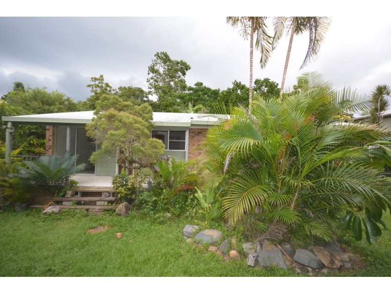 9 Wattle Street, Mossman QLD 4873