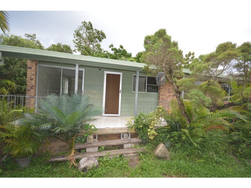 9 Wattle Street, Mossman QLD 4873