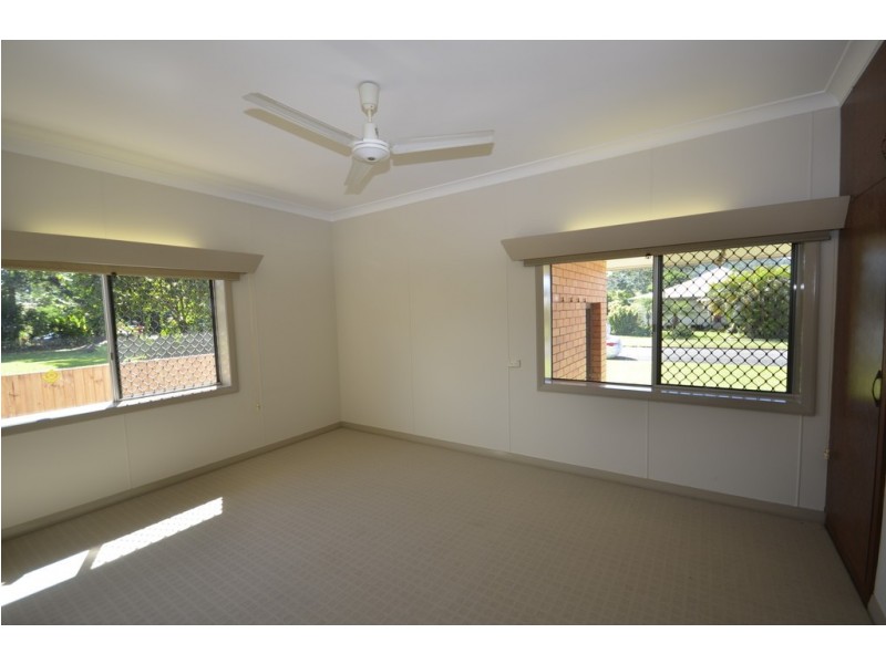 15 Foxton Ave, Mossman QLD 4873