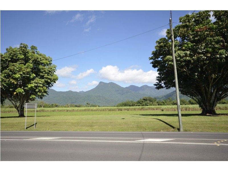 15 Foxton Ave, Mossman QLD 4873