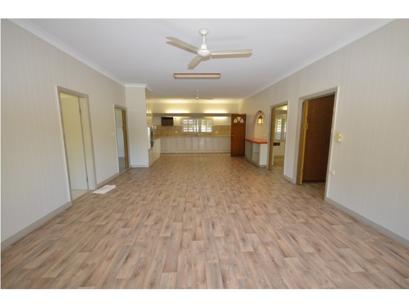 15 Foxton Ave, Mossman QLD 4873