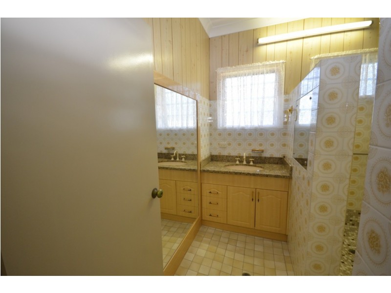 15 Foxton Ave, Mossman QLD 4873