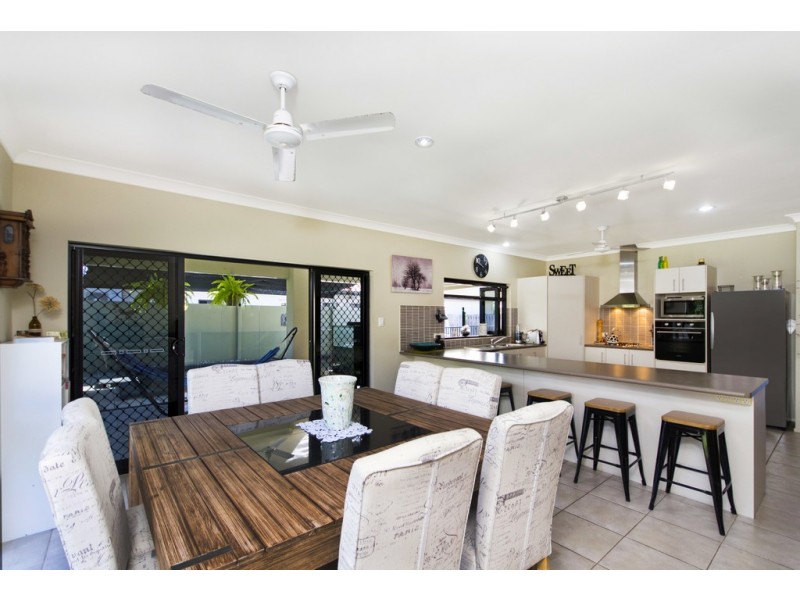 31 Riflebird Crescent, Mossman QLD 4873