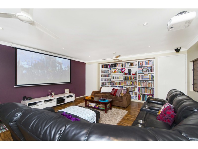 31 Riflebird Crescent, Mossman QLD 4873