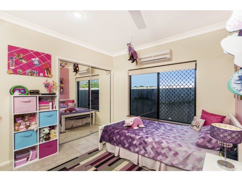 31 Riflebird Crescent, Mossman QLD 4873