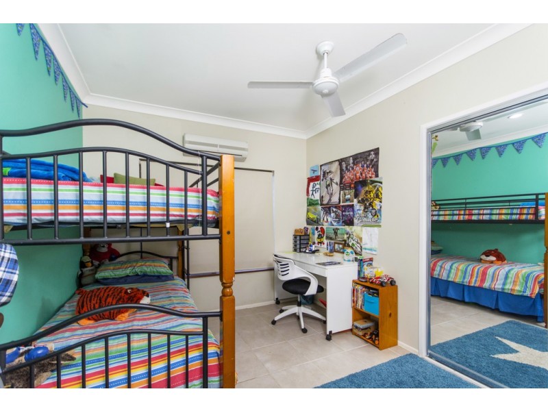 31 Riflebird Crescent, Mossman QLD 4873