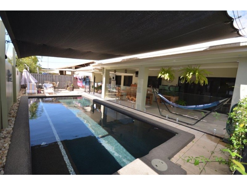 31 Riflebird Crescent, Mossman QLD 4873