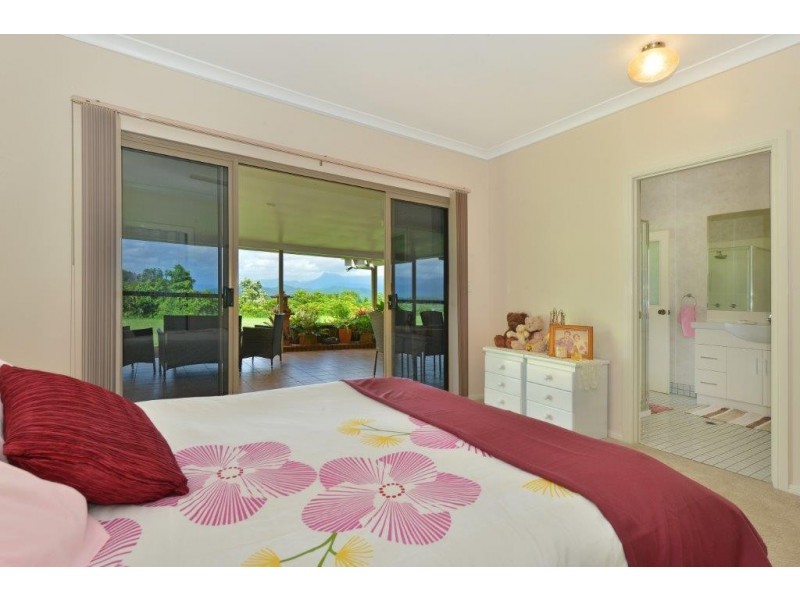 14 Elizabeth Close, Miallo QLD 4873
