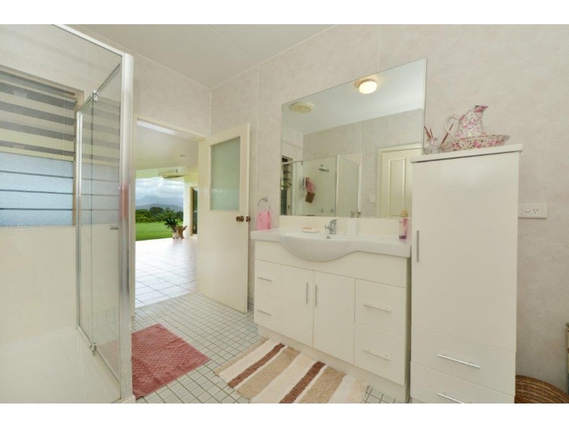 14 Elizabeth Close, Miallo QLD 4873