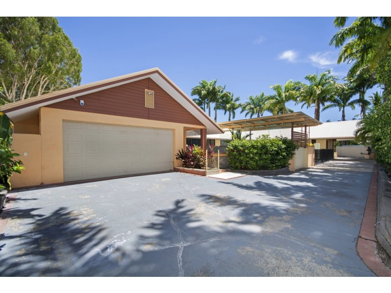 105 St Crispins Avenue, Port Douglas QLD 4877