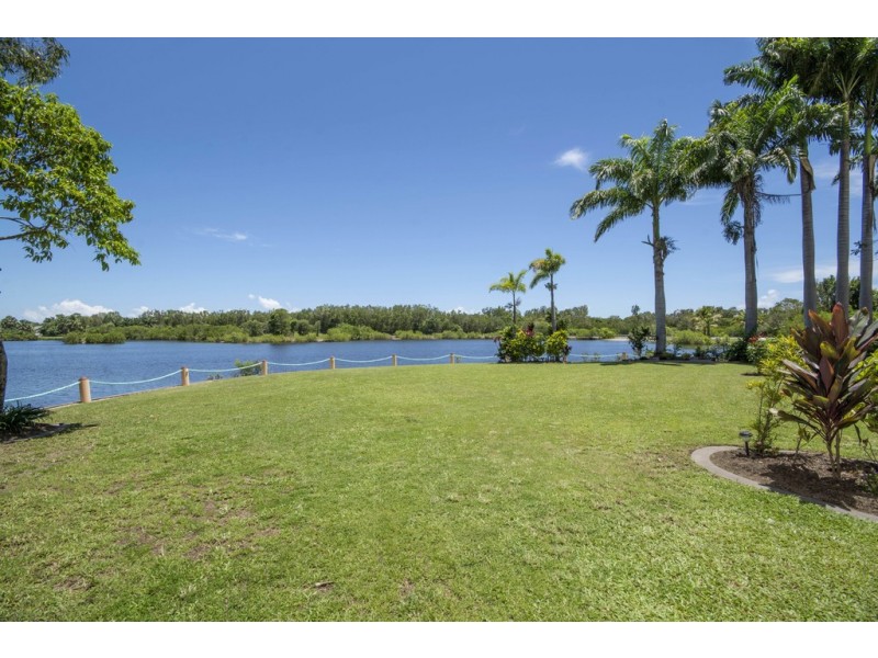 105 St Crispins Avenue, Port Douglas QLD 4877