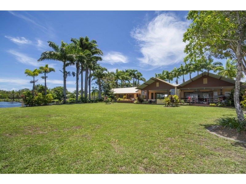 105 St Crispins Avenue, Port Douglas QLD 4877