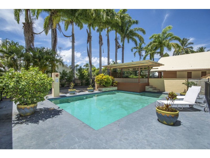 105 St Crispins Avenue, Port Douglas QLD 4877
