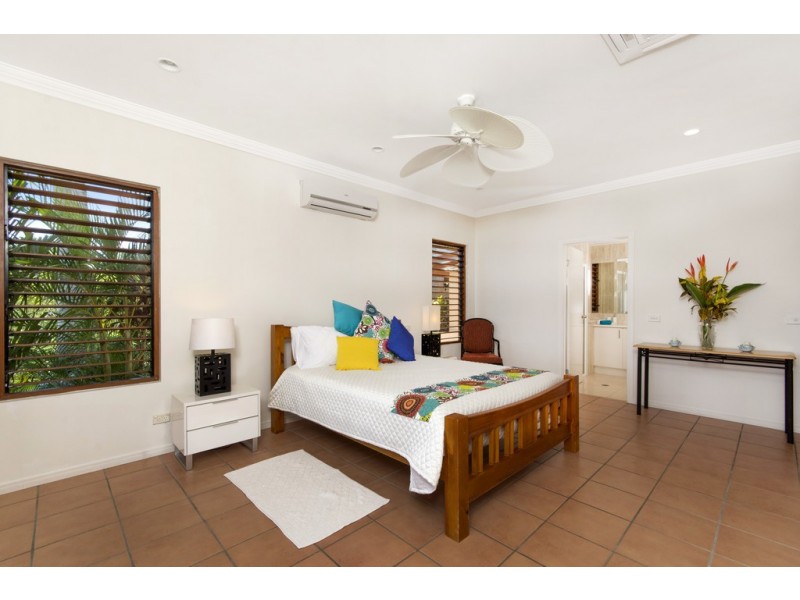 105 St Crispins Avenue, Port Douglas QLD 4877